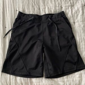 Black hylete shorts